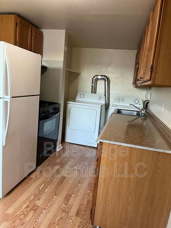 1010 Yates Ave #2AFRONT - Photo 7 of 16