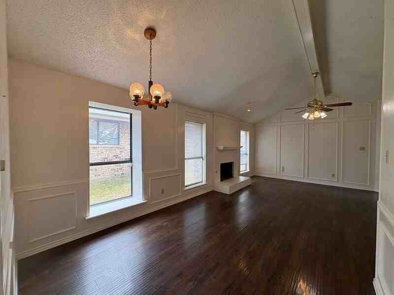 2025 Lorient Dr - Photo 3 of 25