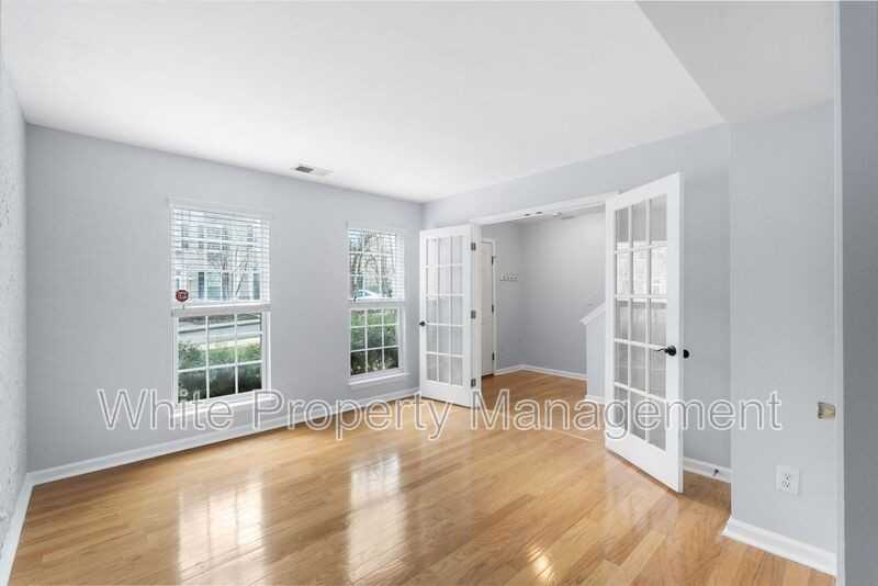 13810 Hill St - Photo 3 of 32