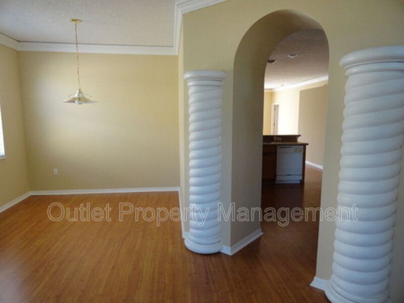 9356 Monterey Bay Dr - Photo 3 of 8