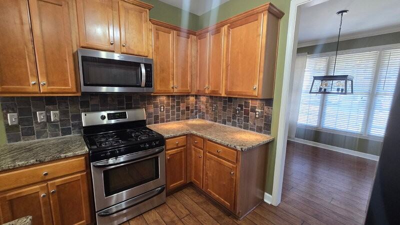 203 Elmbrook Ln - Photo 4 of 33