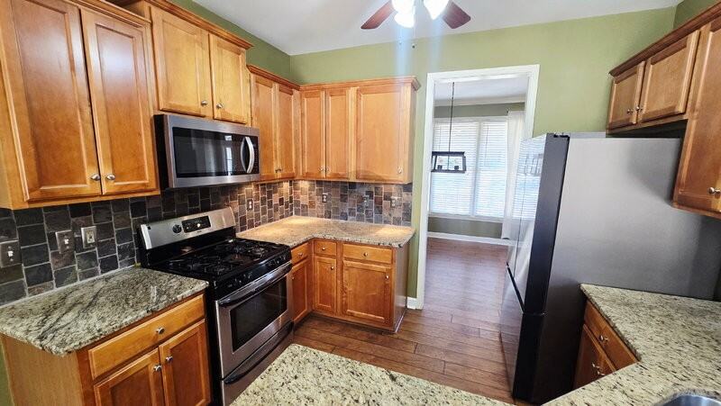 203 Elmbrook Ln - Photo 7 of 33