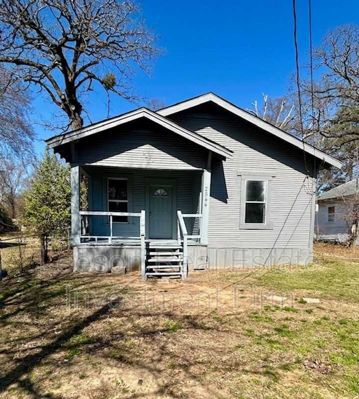 2544 Dupont St - Photo 2 of 16