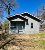 featured image of 2544 Dupont St