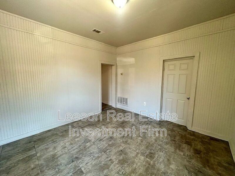 2544 Dupont St - Photo 6 of 16