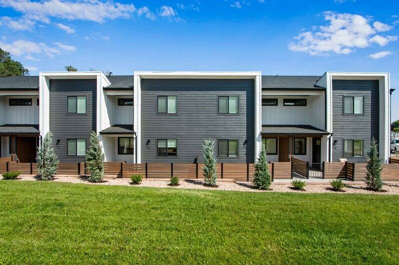 2947 W 20th St #3 - Photo 3 of 4