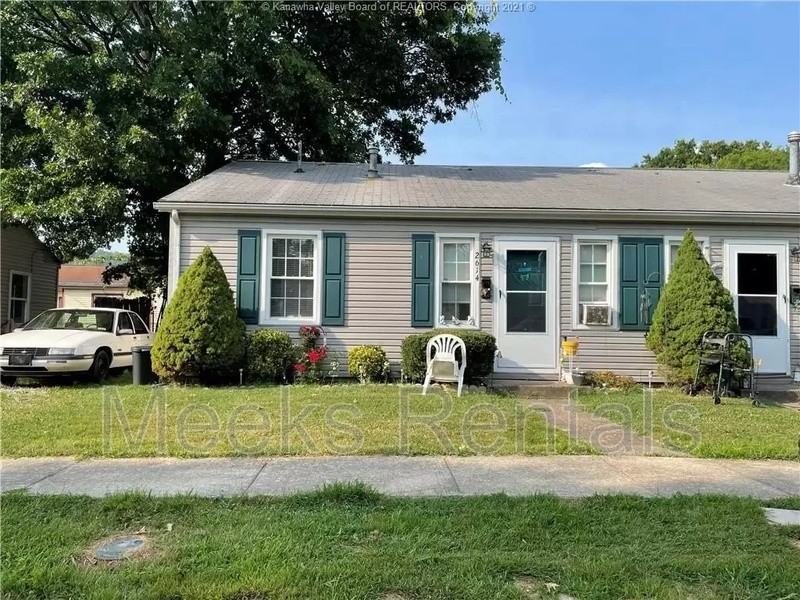 2616 Furlong Ave - Photo 2 of 4