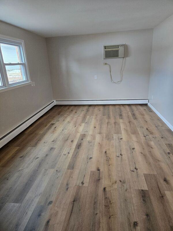 202 Lincoln St #3 - Photo 3 of 11