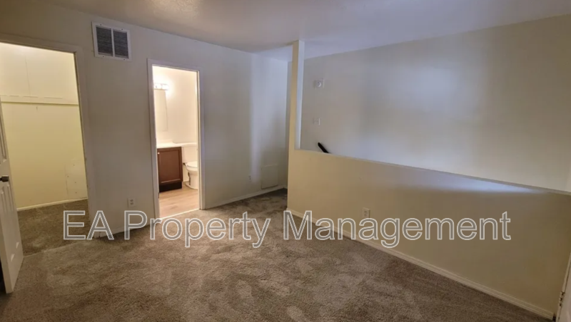 336 Grove St Se #4 - Photo 4 of 7