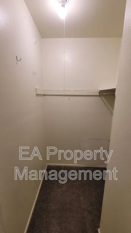 336 Grove St Se #4 - Photo 6 of 7