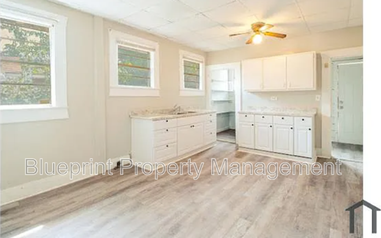 1521 Graymont Ave W - Photo 5 of 8