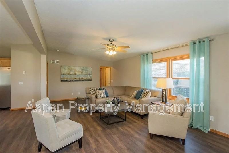 117 Buckeye Ln - Photo 4 of 23