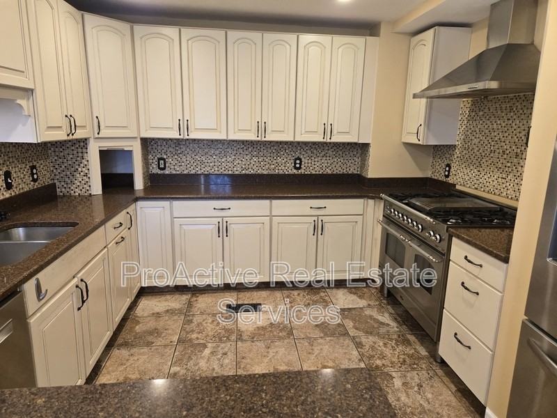 9654 14th View St - Photo 7 of 13