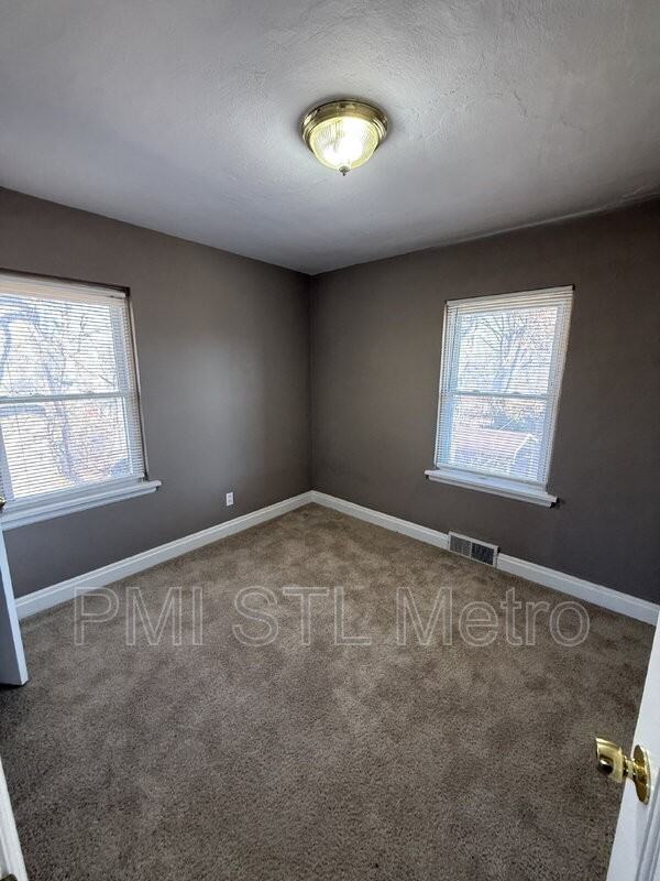 6737 Kenwood Dr - Photo 6 of 10