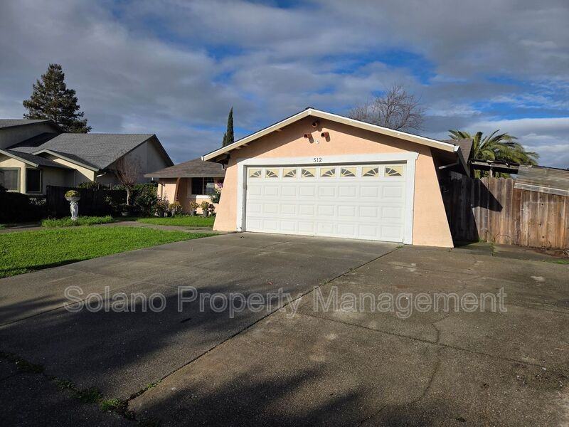 512 Monterey Dr - Photo 3 of 29