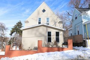 featured image of 639 Curve St Sw