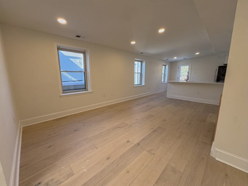 1919 Mount Vernon St - Photo 7 of 28