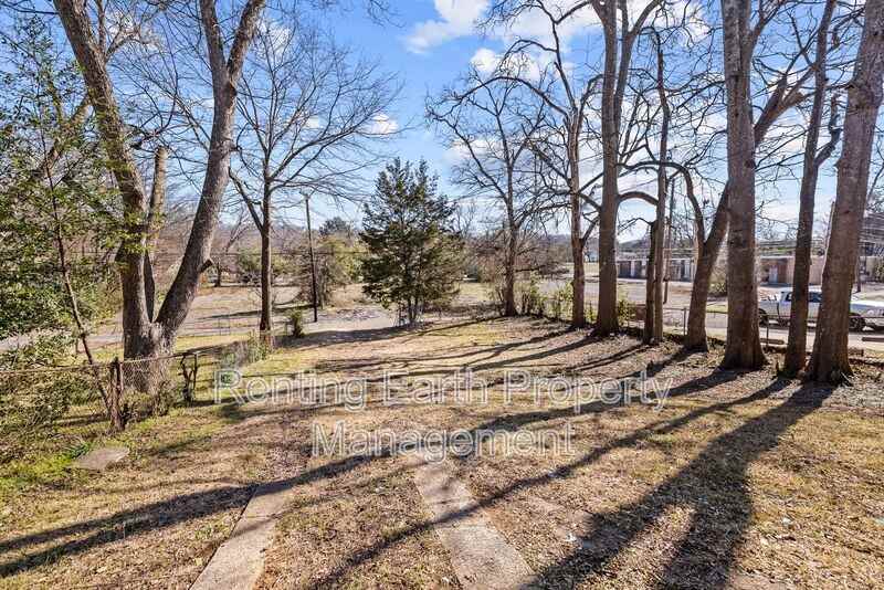 8025 1st Ave S - Photo 6 of 23