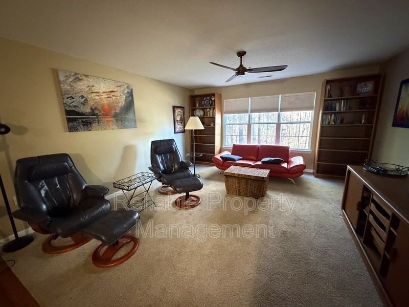 203 Sturbridge Dr - Photo 6 of 13