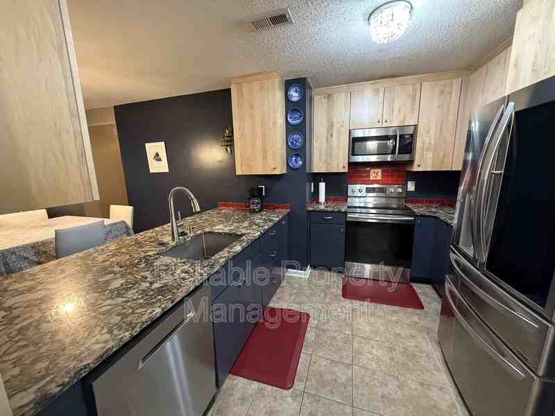 203 Sturbridge Dr - Photo 4 of 13