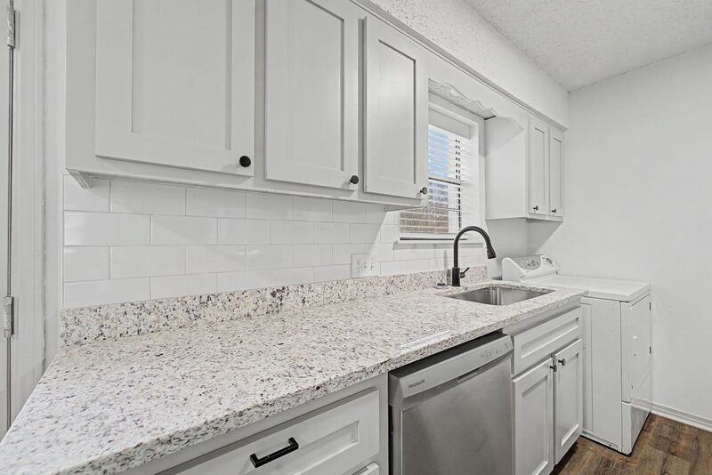 203 Jefferson St Apt B #203B - Photo 2 of 19