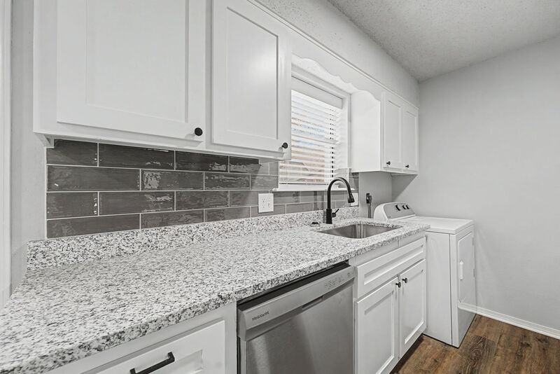 205 Jefferson St Apt D #205D - Photo 4 of 21