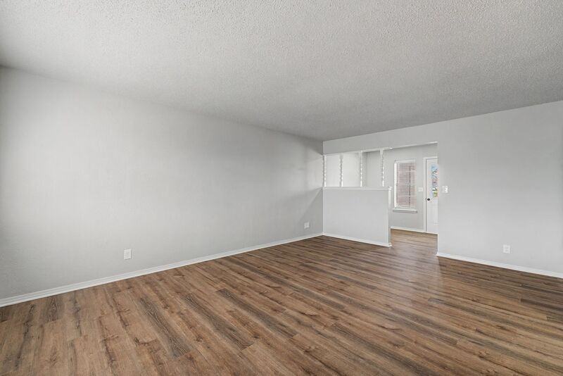 205 Jefferson St Apt D #205D - Photo 3 of 21