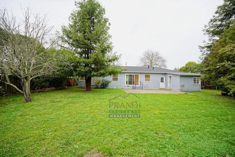 740 Bradley Ave - Photo 2 of 18