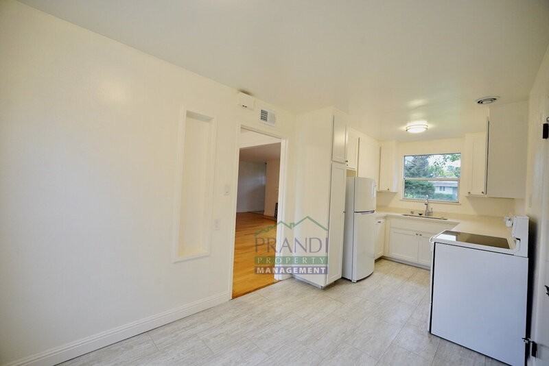 740 Bradley Ave - Photo 6 of 18