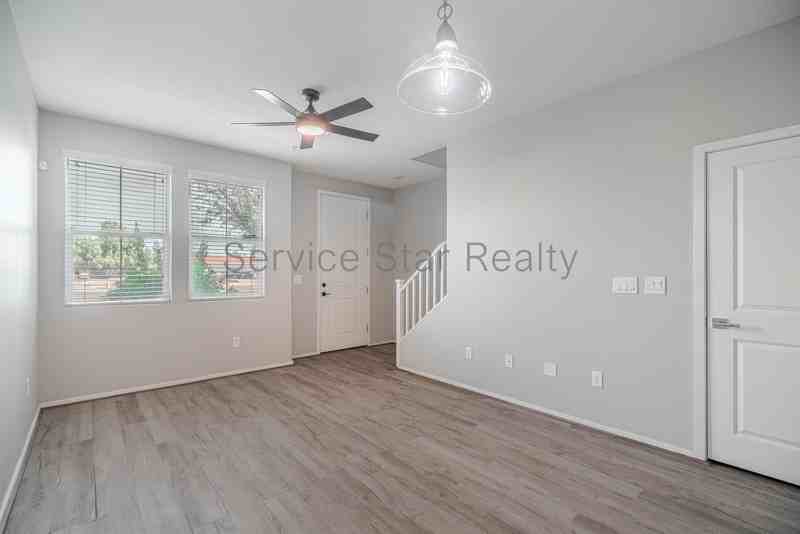5815 S 23rd Way - Photo 5 of 28