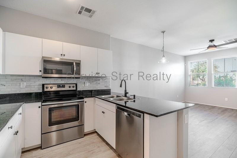 5815 S 23rd Way - Photo 7 of 28