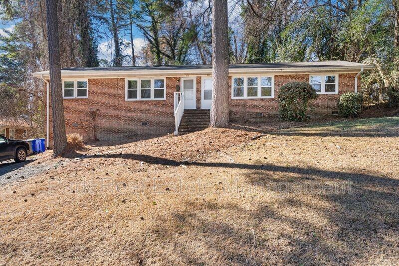 635 N Columbia St - Photo 2 of 13