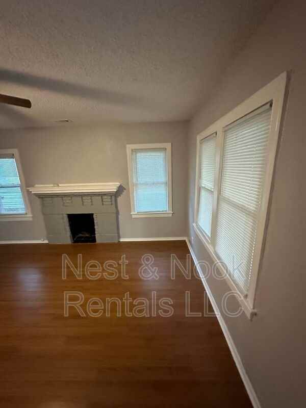 412 S Urbana Ave - Photo 4 of 17