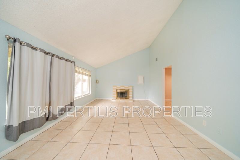 1506 Webster St - Photo 7 of 37