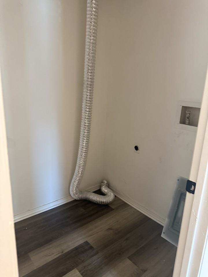 New Rosewood/Summertree Apts - Photo 6 of 7