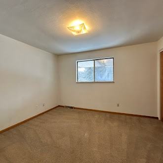 139 N 20th St - Photo 4 of 6