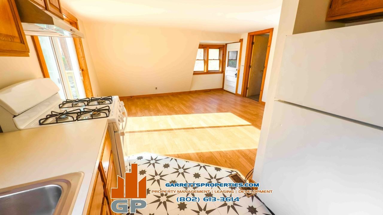 140 West Hill Road - Photo 6 of 12