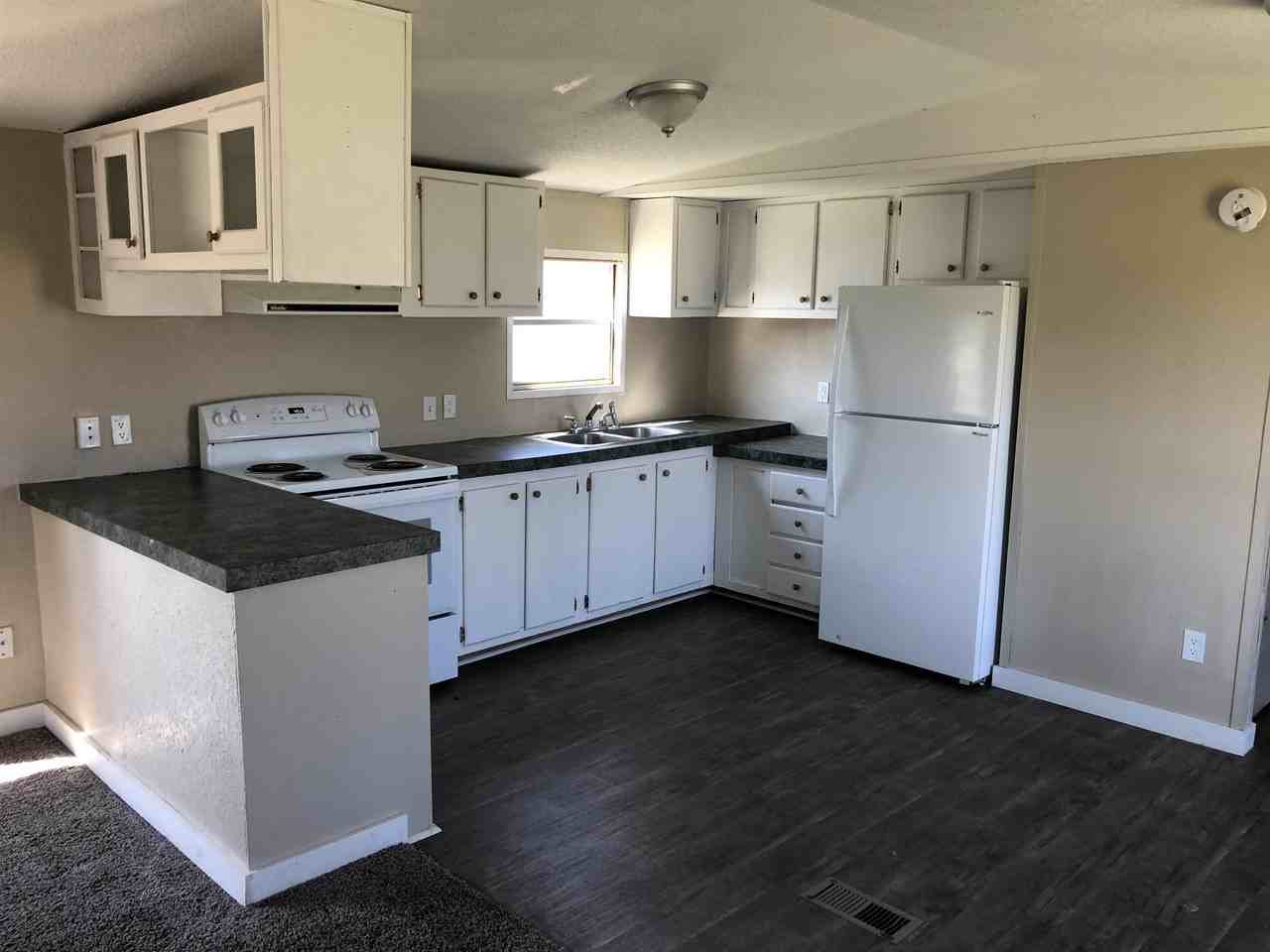 400 26th Street - Photo 3 of 4