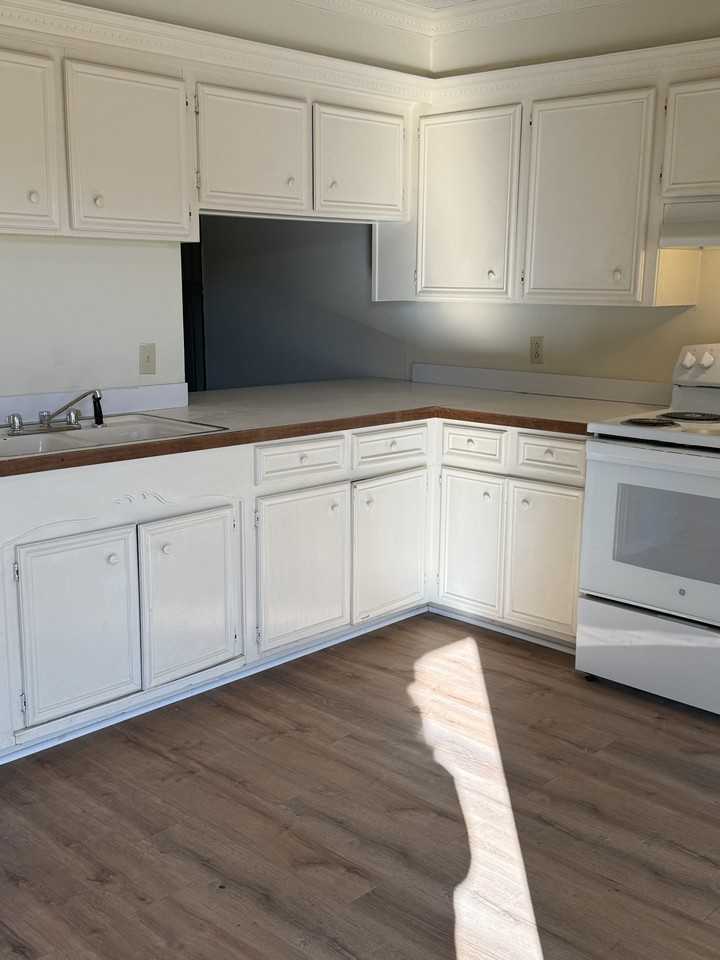 Champion Place - Photo 3 of 9