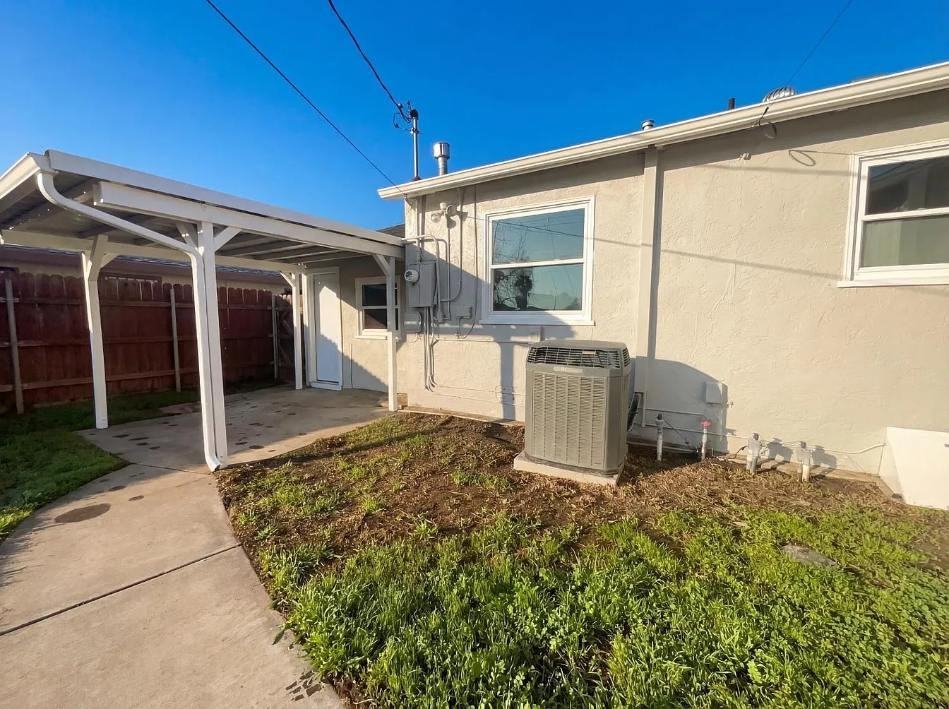 3910 Ivy Street - Photo 5 of 8