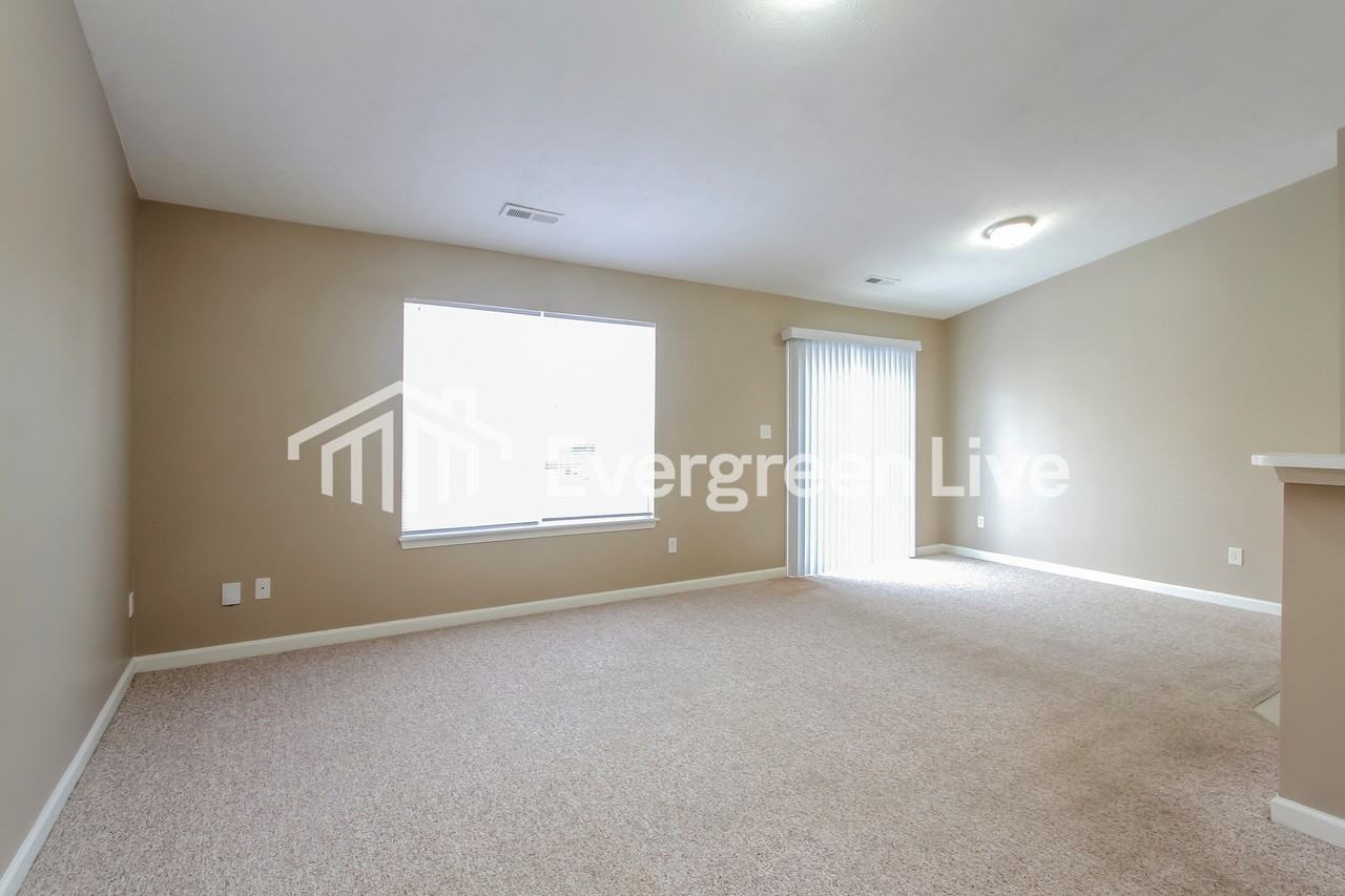 1918 Lisa Walk Dr - Photo 3 of 15