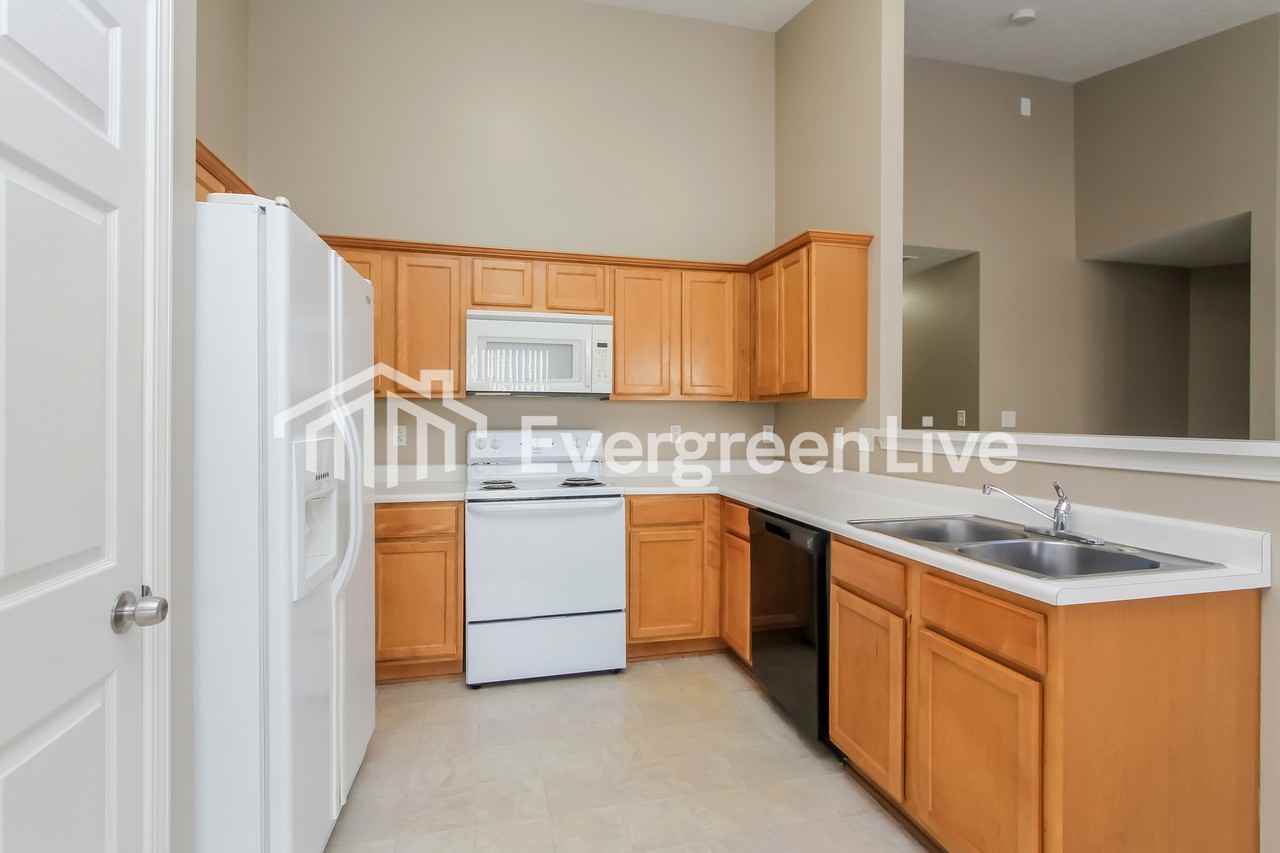 1918 Lisa Walk Dr - Photo 5 of 15