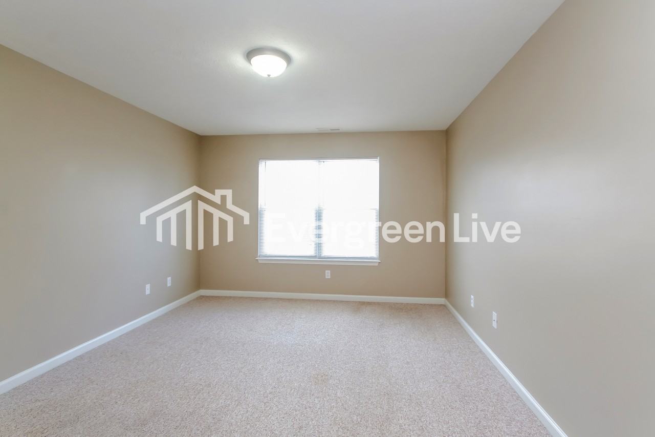 1918 Lisa Walk Dr - Photo 7 of 15