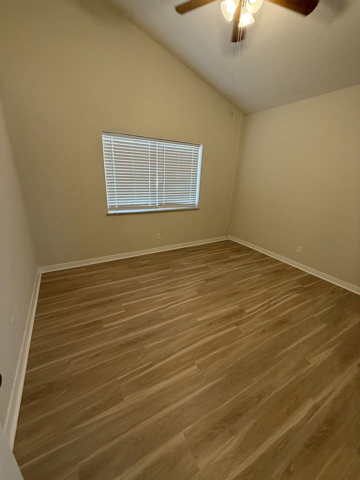 Bison Ave, 7919 - Photo 7 of 8