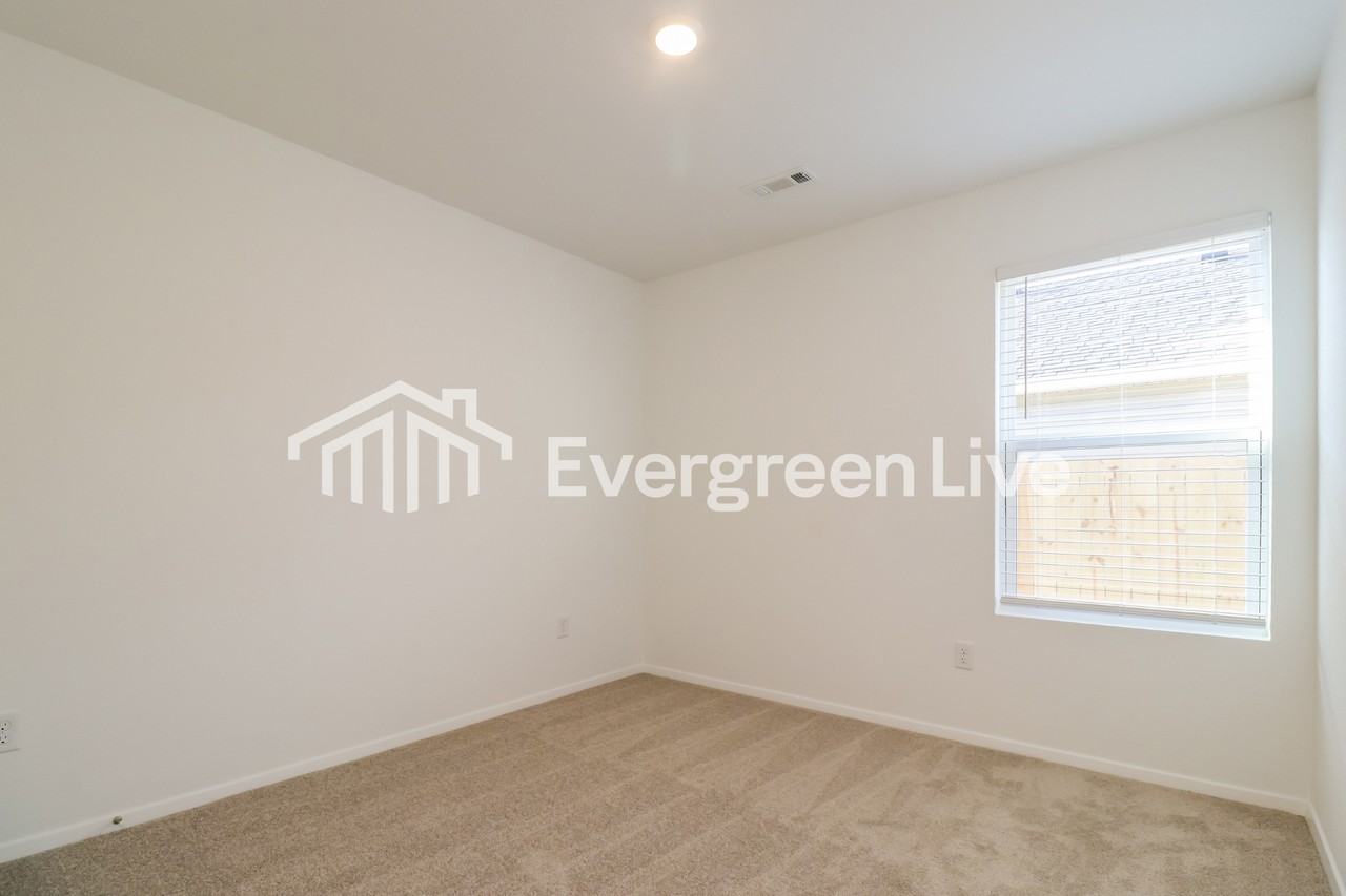 3150 S Bayou Aly - Photo 3 of 15