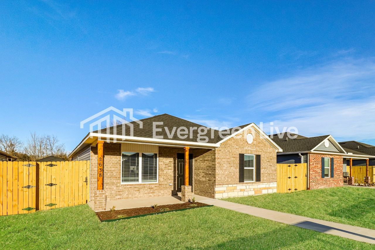 2638 S Ouachita Dr - Photo 2 of 15