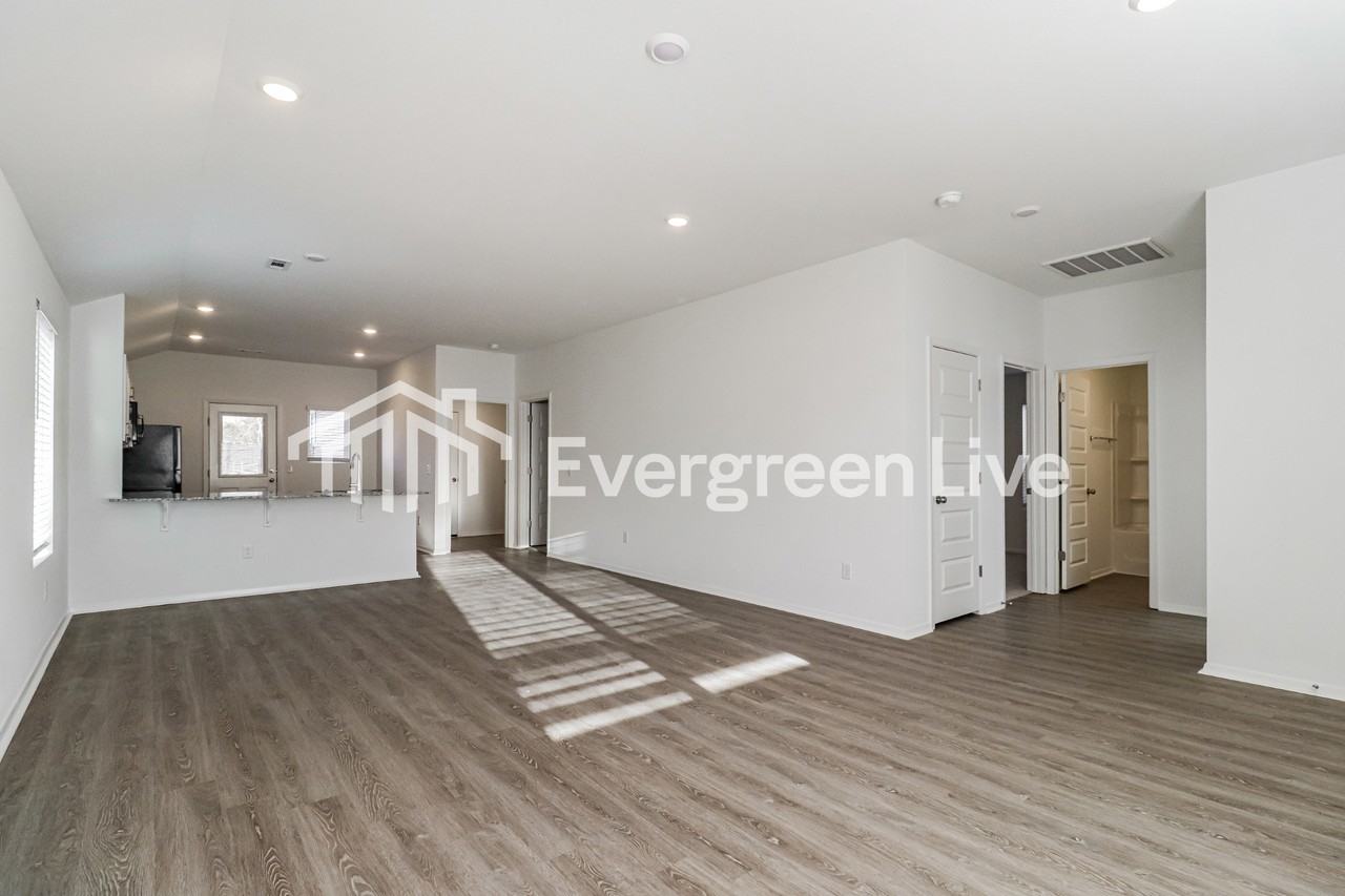 2638 S Ouachita Dr - Photo 4 of 15