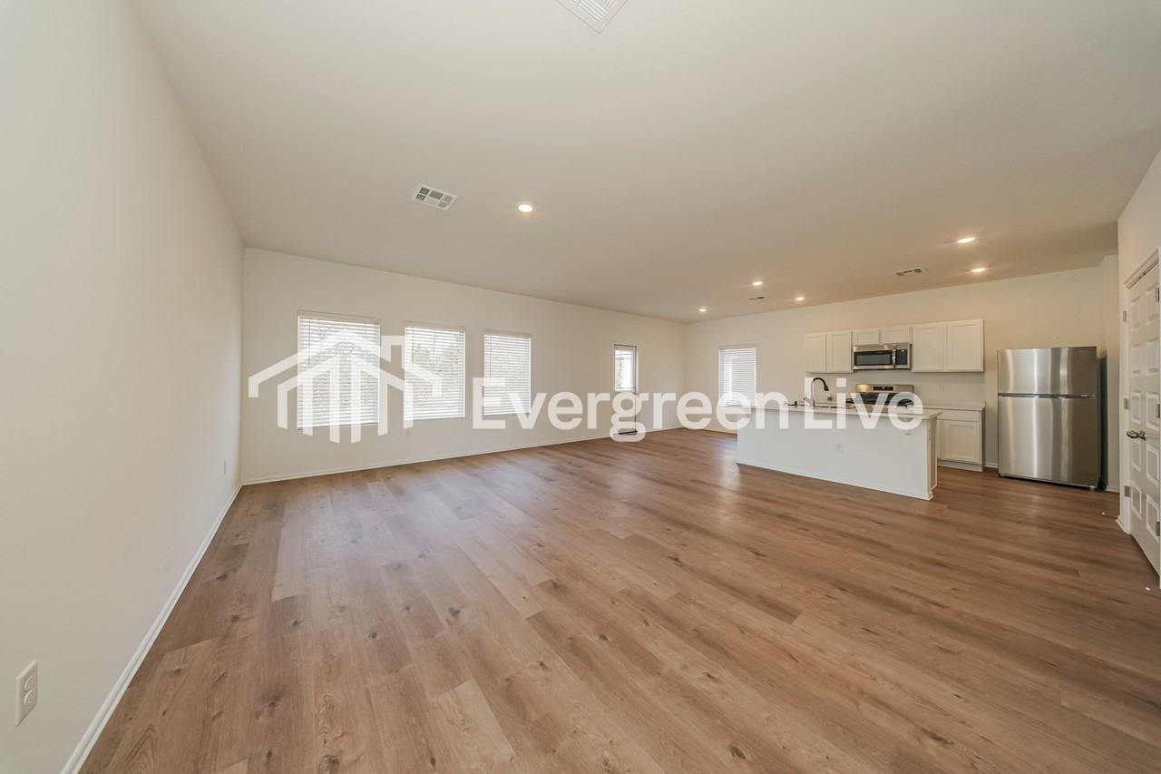 3313 Little Creek Dr - Photo 3 of 20