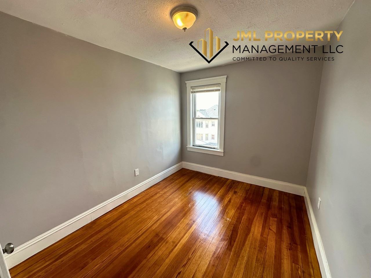 321 Union St - Photo 3 of 9