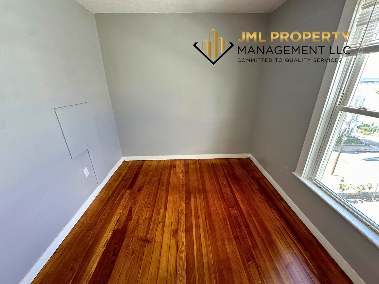 321 Union St - Photo 5 of 9